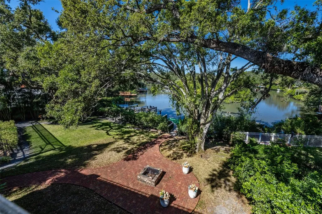 4605 W Vasconia Street Tampa FL 33629