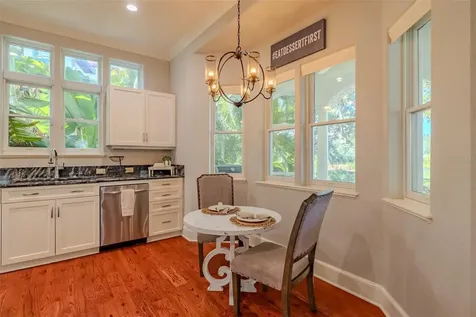 4605 W Vasconia Street Tampa FL 33629