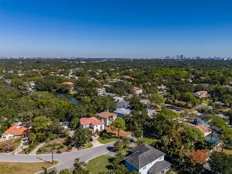 4605 W Vasconia Street Tampa FL 33629