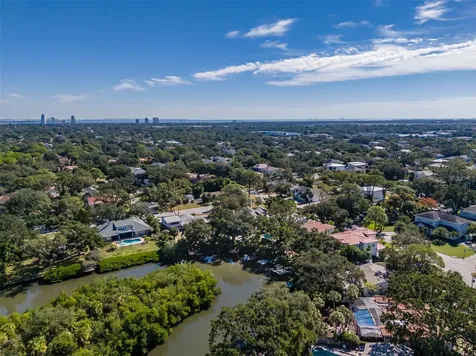 4605 W Vasconia Street Tampa FL 33629