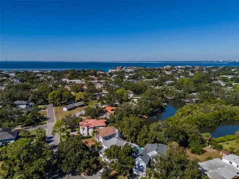 4605 W Vasconia Street Tampa FL 33629