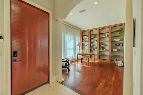 4605 W Vasconia Street Tampa FL 33629