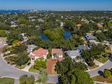 4605 W Vasconia Street Tampa FL 33629