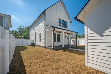 802 E Wilder Avenue Tampa FL 33603