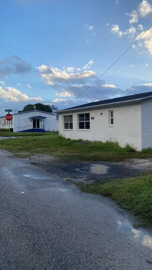 1001 N 16th Court Fort Pierce FL 34950