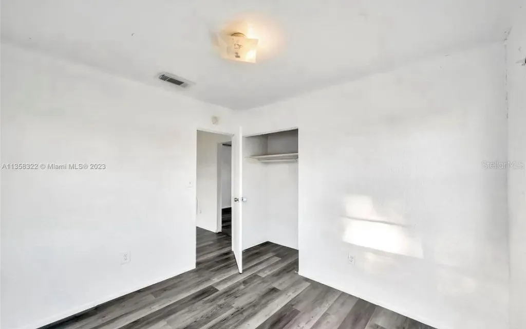 1001 N 16th Court Fort Pierce FL 34950