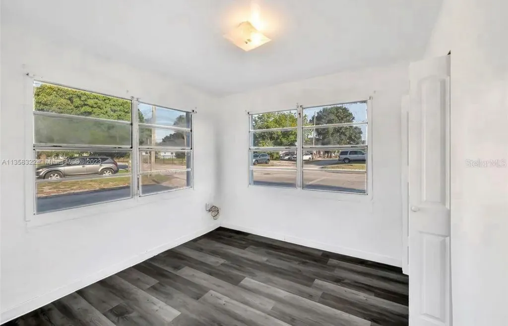 1001 N 16th Court Fort Pierce FL 34950