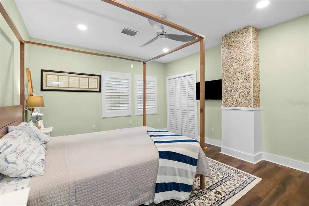 623 1st Avenue N Safety Harbor FL 34695