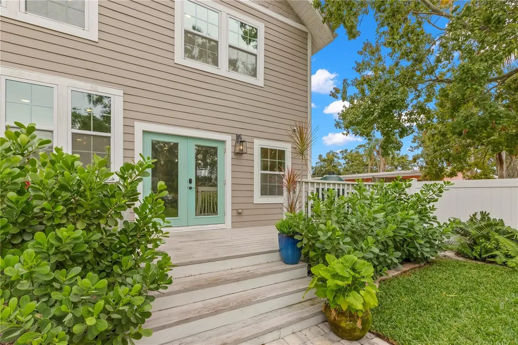 623 1st Avenue N Safety Harbor FL 34695
