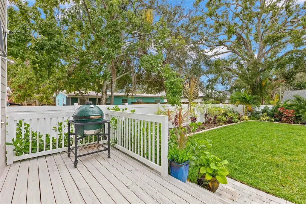 623 1st Avenue N Safety Harbor FL 34695