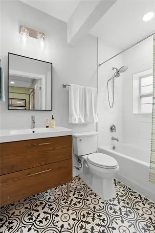 623 1st Avenue N Safety Harbor FL 34695