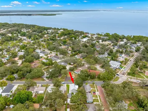 623 1st Avenue N Safety Harbor FL 34695