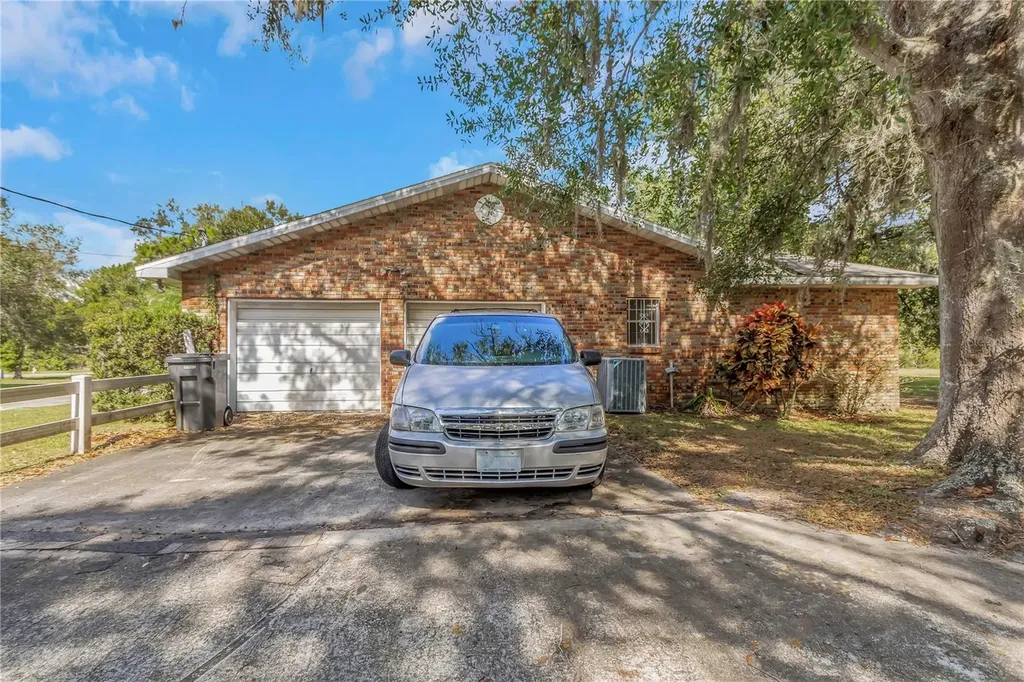17515 Lakeshore Road Lutz FL 33558