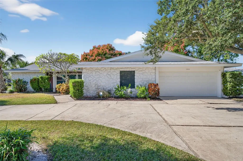 4300 50th Place S St Petersburg FL 33711