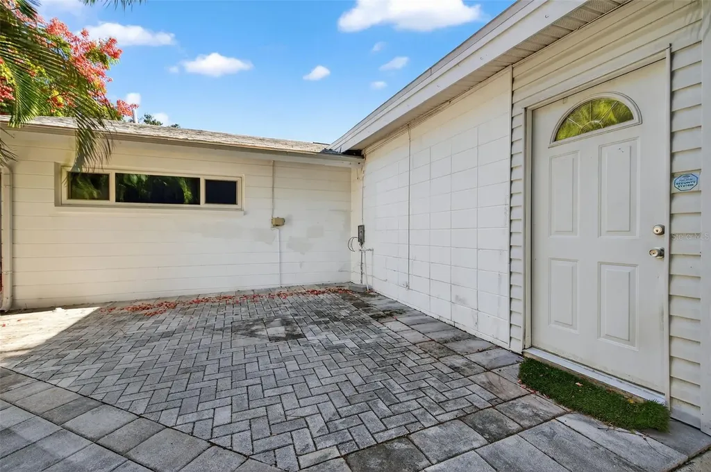 4300 50th Place S St Petersburg FL 33711