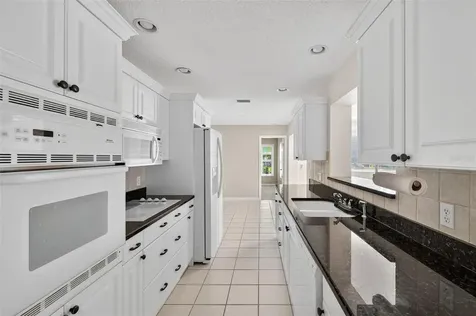 4300 50th Place S St Petersburg FL 33711
