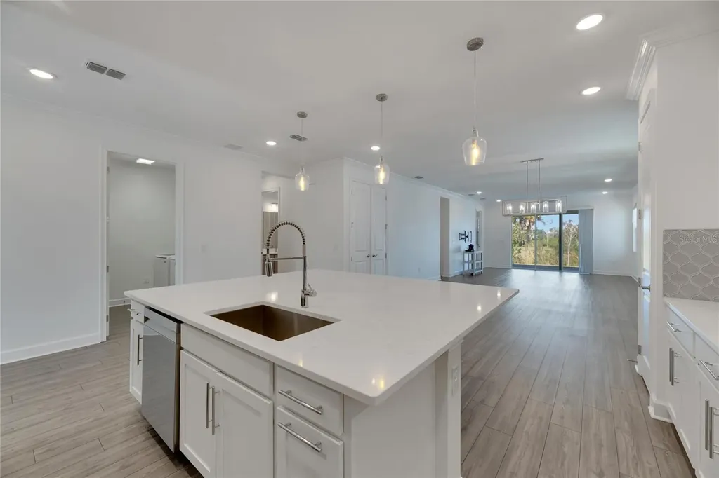 923 Signet Drive Apollo Beach FL 33572