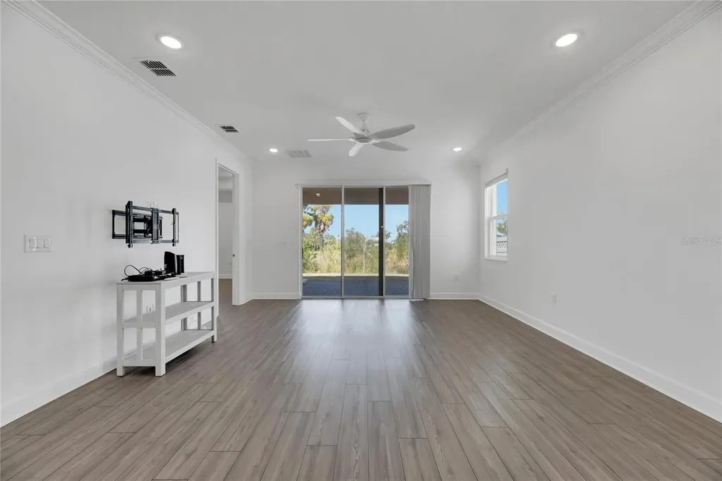 923 Signet Drive Apollo Beach FL 33572