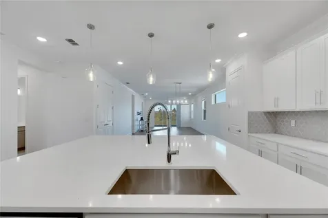 923 Signet Drive Apollo Beach FL 33572