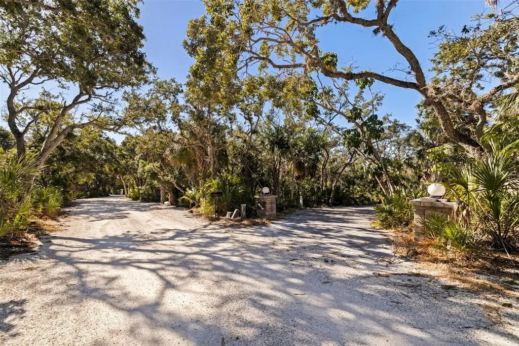 2000 Bayview Drive Tierra Verde FL 33715