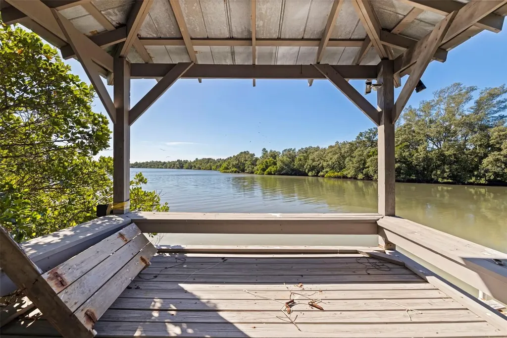 2000 Bayview Drive Tierra Verde FL 33715