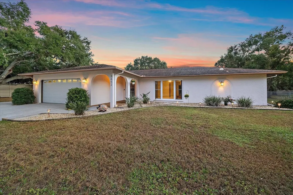 3652 Oak Grove Drive Sarasota FL 34243