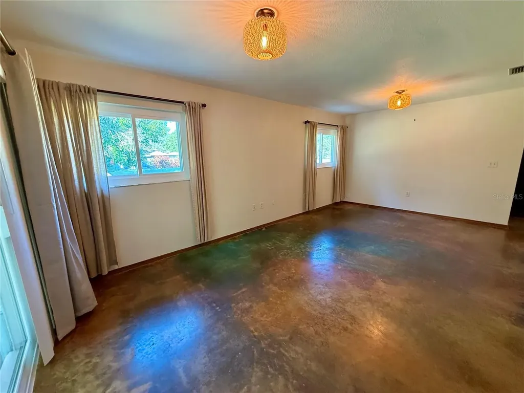 3652 Oak Grove Drive Sarasota FL 34243