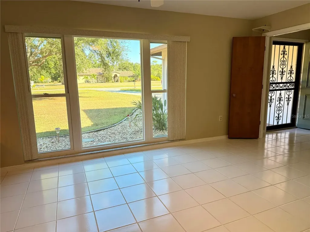 3652 Oak Grove Drive Sarasota FL 34243