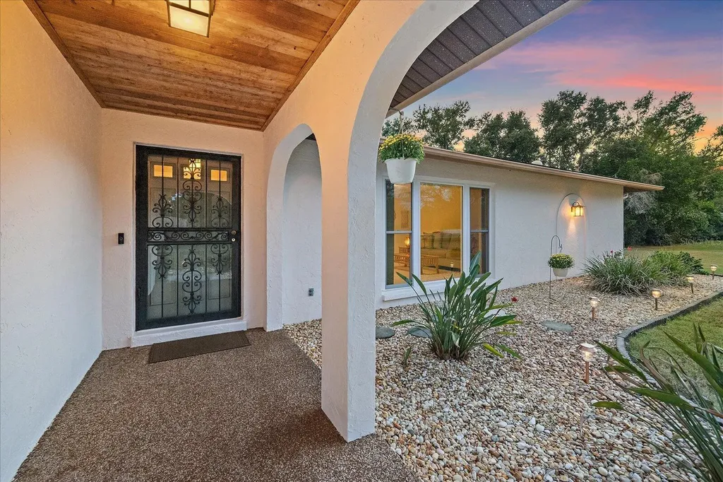 3652 Oak Grove Drive Sarasota FL 34243