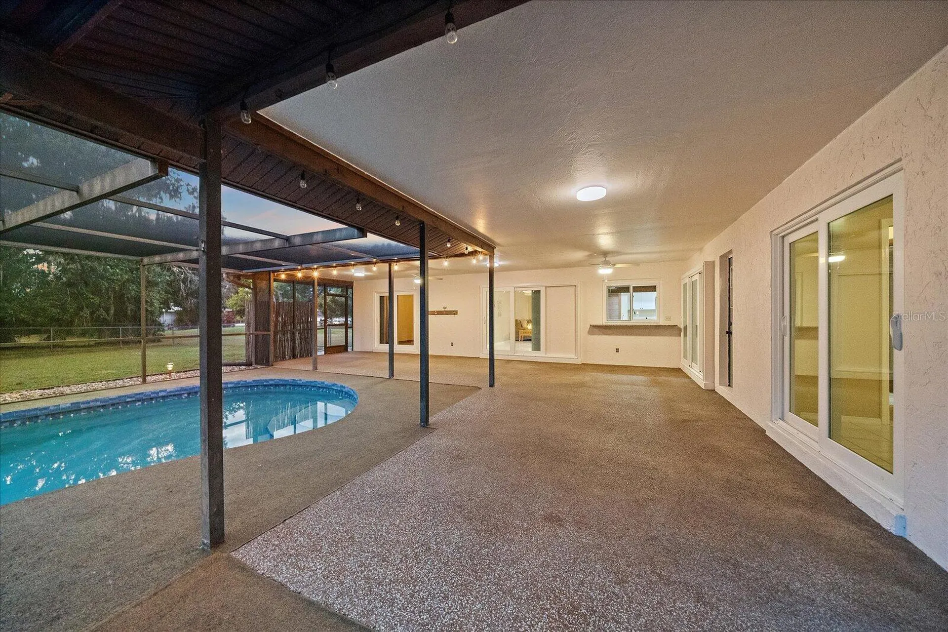 3652 Oak Grove Drive Sarasota FL 34243