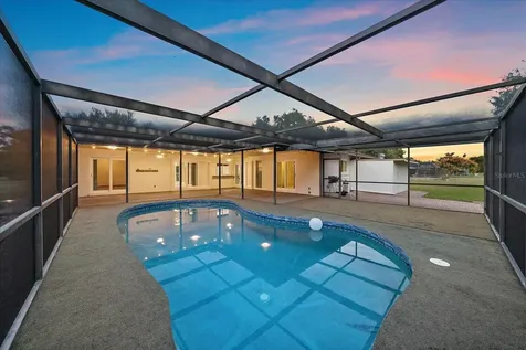 3652 Oak Grove Drive Sarasota FL 34243