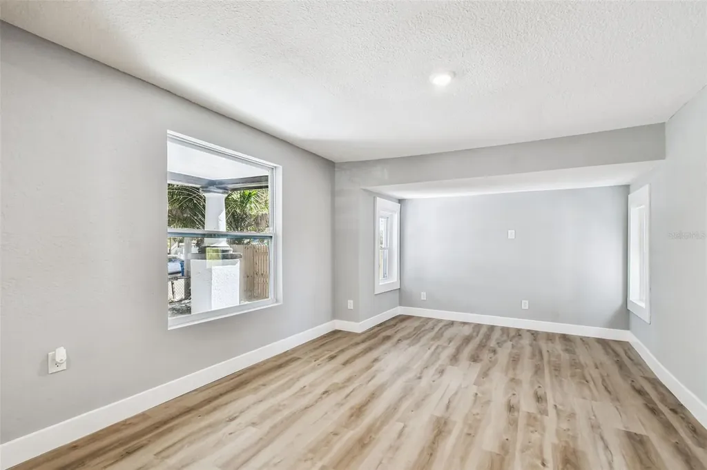 3206 N 29th Street Tampa FL 33605