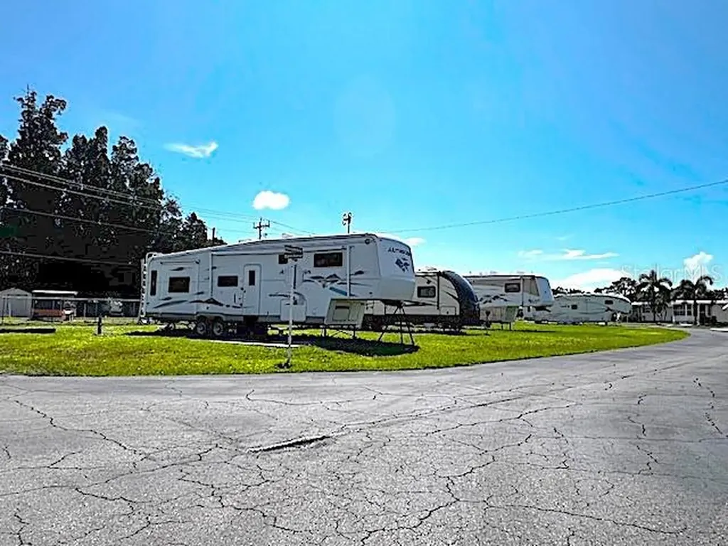 5515 Denmark Drive Bradenton FL 34207