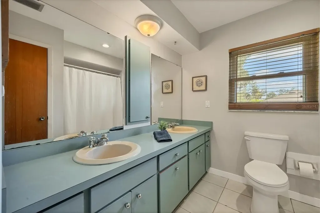 2115 Shadow Oaks Road Sarasota FL 34240