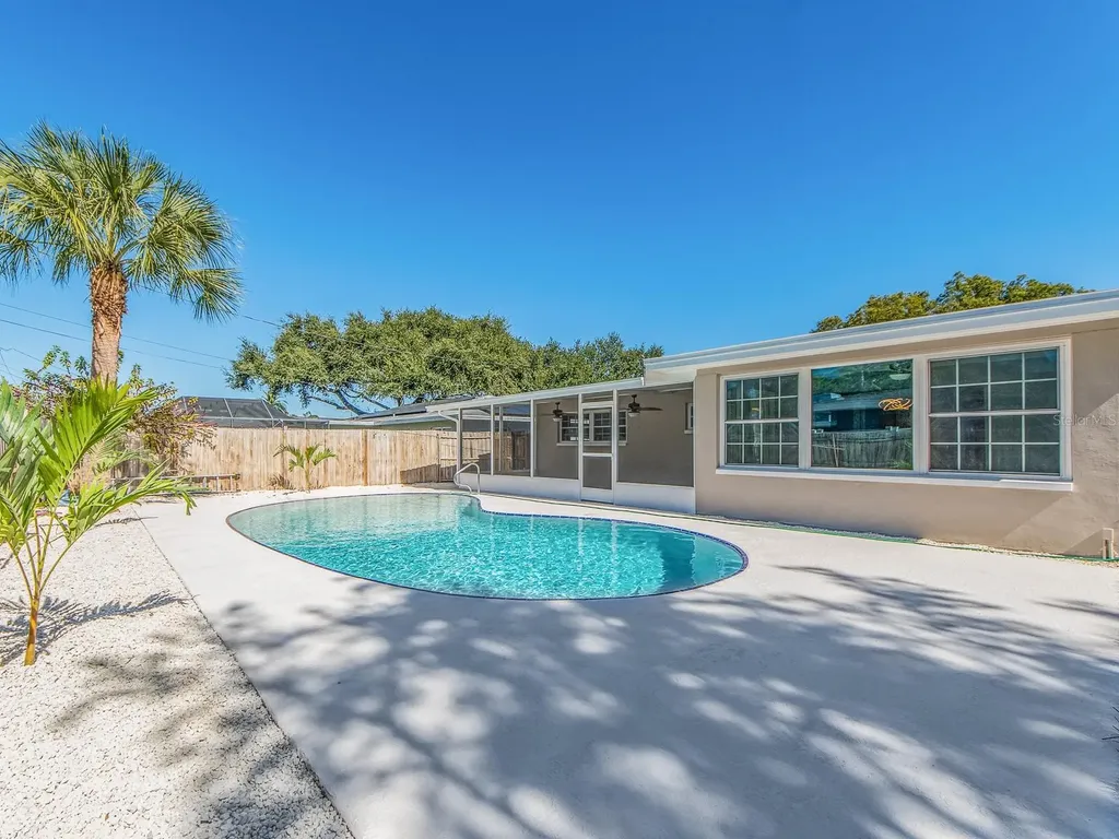1596 S Evergreen Avenue Clearwater FL 33756