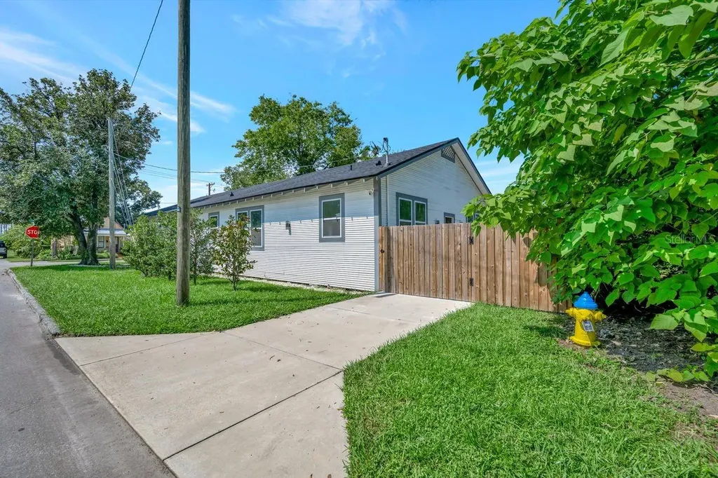 2318 E 9th Avenue Tampa FL 33605