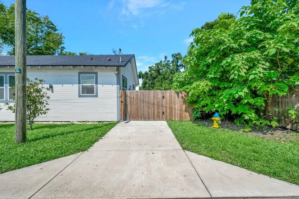 2318 E 9th Avenue Tampa FL 33605