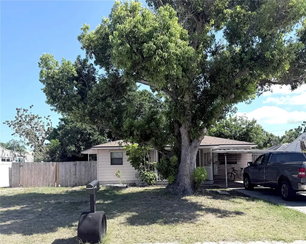 2171 Orchid Street Sarasota FL 34239