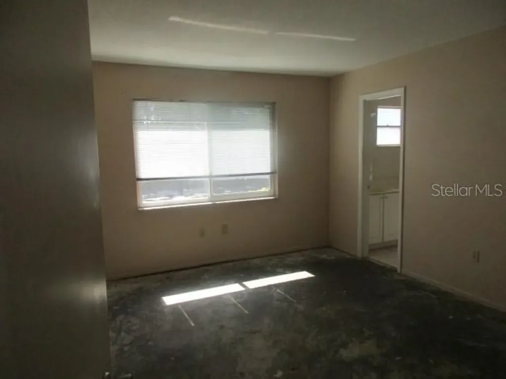 5571 Riverbluff Circle Sarasota FL 34231