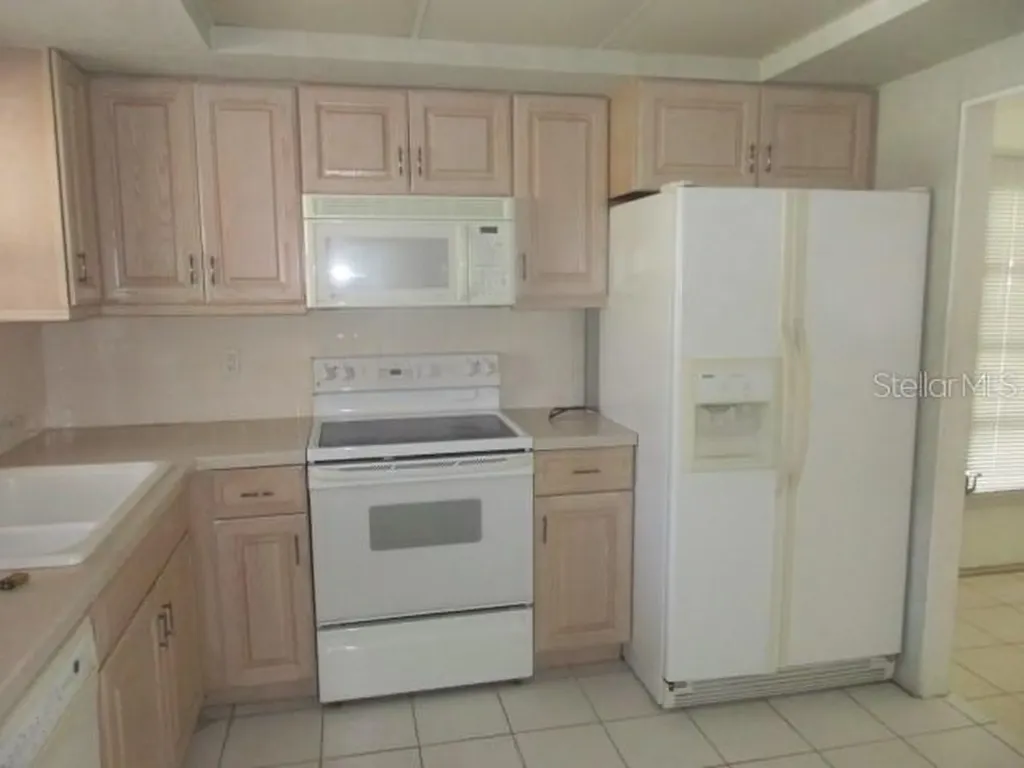 5571 Riverbluff Circle Sarasota FL 34231