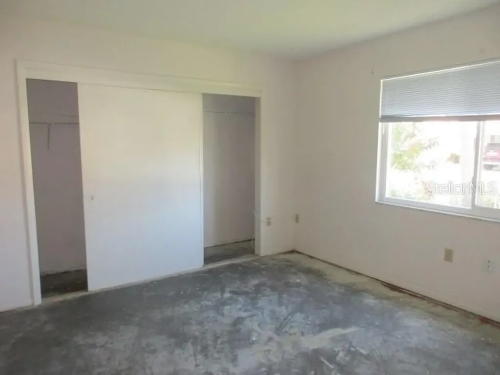 5571 Riverbluff Circle Sarasota FL 34231