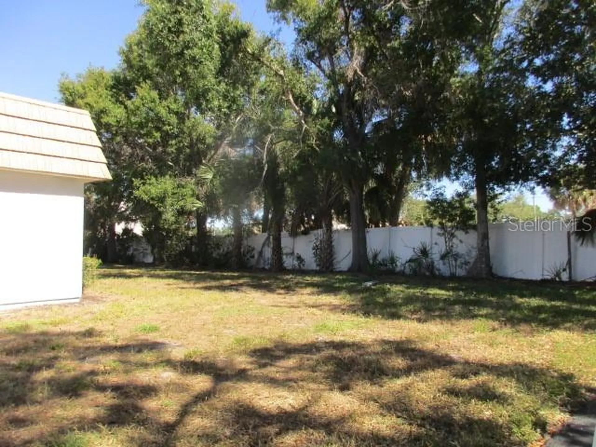5571 Riverbluff Circle Sarasota FL 34231