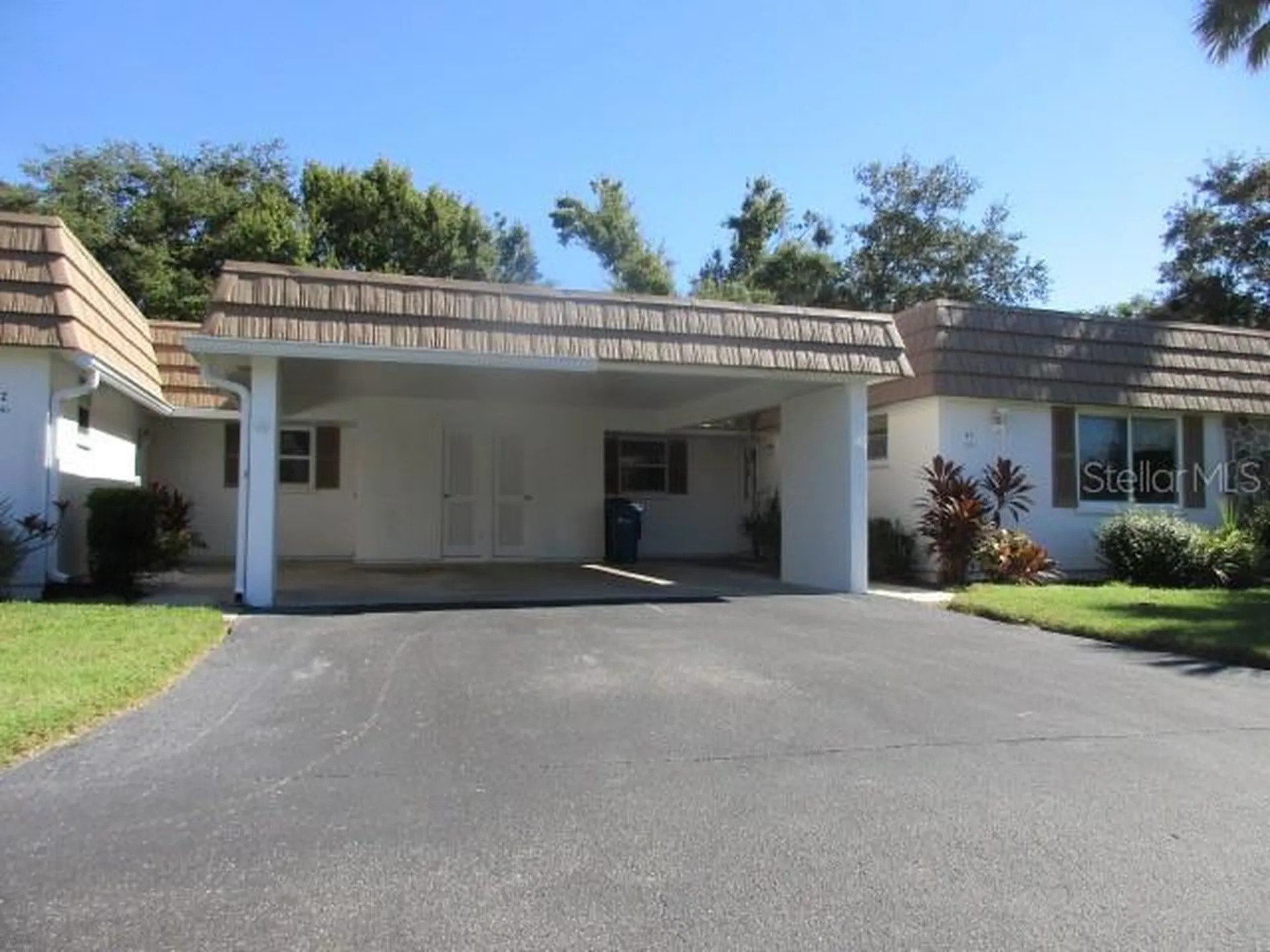 5571 Riverbluff Circle Sarasota FL 34231