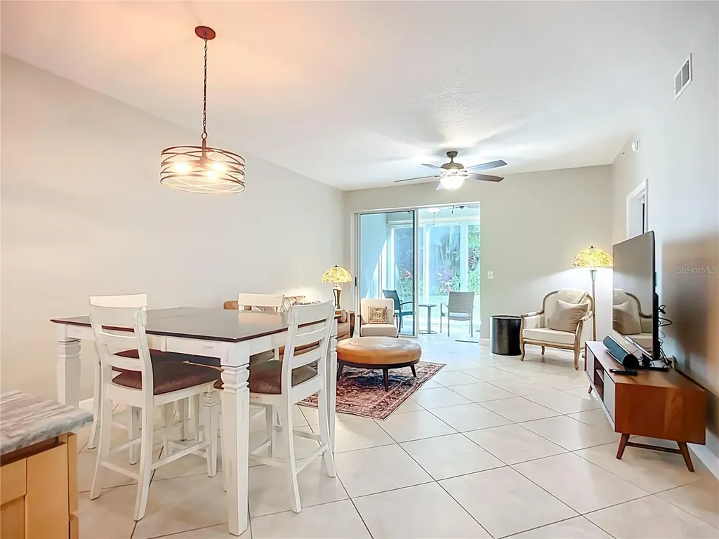 8355 Glenrose Way Sarasota FL 34238