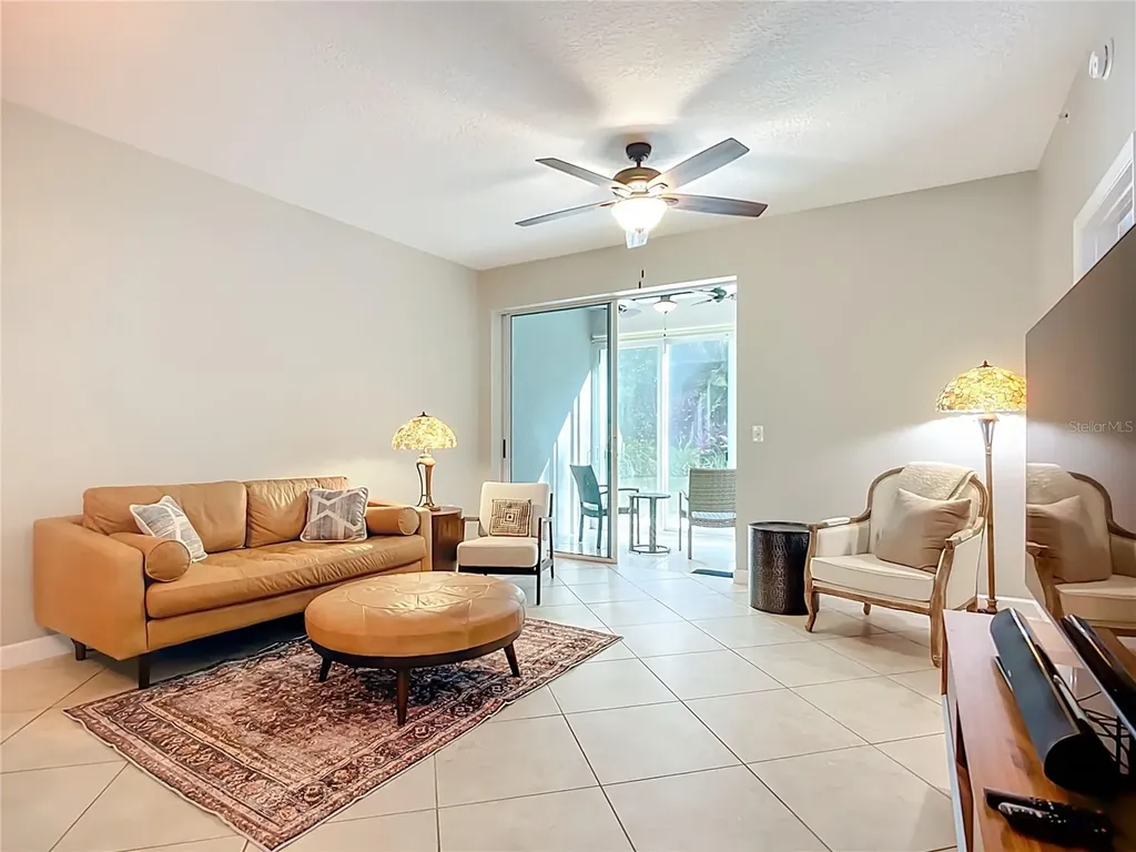 8355 Glenrose Way Sarasota FL 34238
