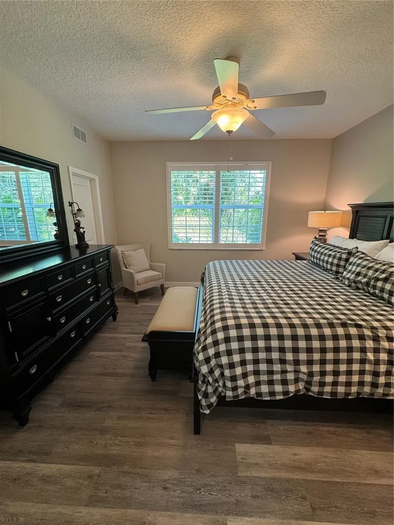 8355 Glenrose Way Sarasota FL 34238