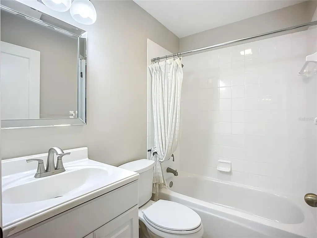 8355 Glenrose Way Sarasota FL 34238