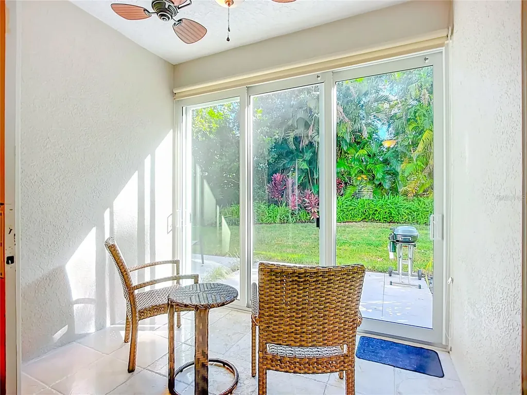 8355 Glenrose Way Sarasota FL 34238