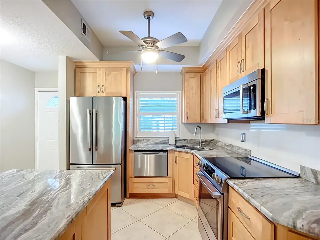 8355 Glenrose Way Sarasota FL 34238