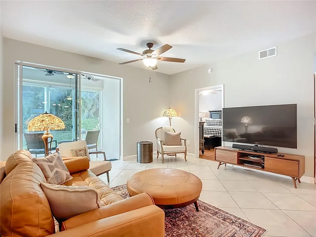 8355 Glenrose Way Sarasota FL 34238